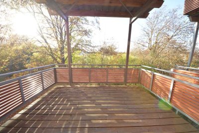 helle 4 ZKB Wohnung mit Parkett, Einbauschränken und zwei Balkonen