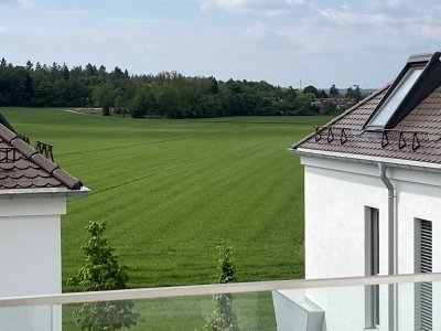 Sofort bezugsfertig -  1/2 Zimmer Dachterrassentraum mit unvberautem Ausblick