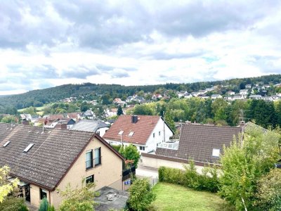 MTI - 4-Zimmer-Dachgeschosswohnung in ruhiger Lage von Schlossborn