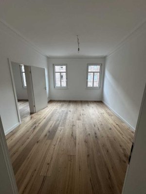 Erstbezug nach Sanierung: Hochwertige 2-Zimmer-Wohnung mit Balkon