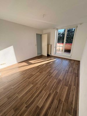 2 Zimmer Wohnung mit Dachterasse, EBK, Duschbad in Heide zu vermieten