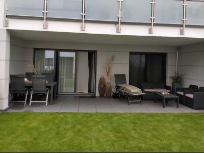Hochwertig ausgestattete 2,5 Zimmer Wohnung mit großer Terasse und Garten in attraktiver Wohnlage