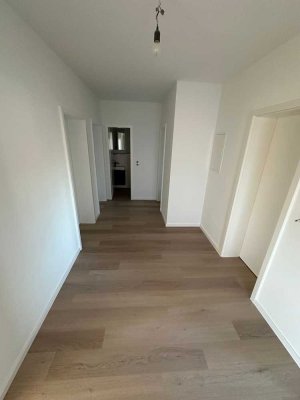 Helle 4-Zimmer Wohnung mit Balkon in Bad Homburg - Kirdorf