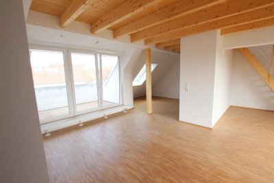 Hochwertig sanierte DG-Wohnung mit 3 Balkonen