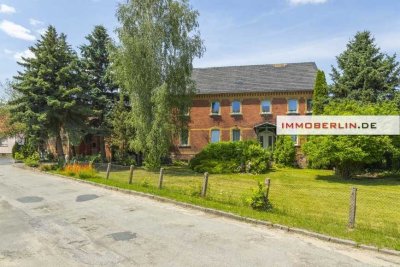 IMMOBERLIN.DE - Historischer Vierseithof mit interessantem Gestaltungspotential