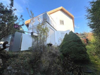 Komplett renovierte Doppelhaushälfte im Herzen von Lonsee