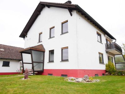 Freistehendes Zweifamilienhaus in naturnaher Lage