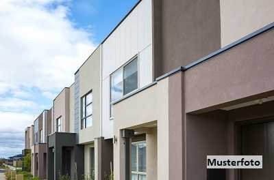 2-Familienhaus mit Gartenhaus - provisionsfrei