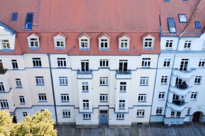 Helle Dachgeschoss Wohnung im Denkmal