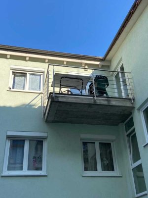 RESERVIERT Gepflegte 3-Zimmer-Dachgeschosswohnung mit Balkon und Einbauküche in Lörrach