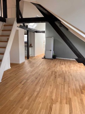 Schöne 4-Zimmer-DG-Wohnung in Krefeld