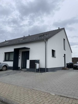 Neuwertiges 5-Zimmer-Haus mit EBK in Obernburg am Main