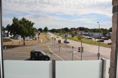 Altersgerechte Dachgeschosswohnung mit Fahrstuhl und Balkon in Südlage