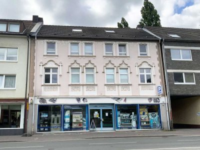 Vermietetes Wohn- und Geschäftshaus mit großer Gewerbehalle und Ausbaupotenzial im Stadtzentrum!