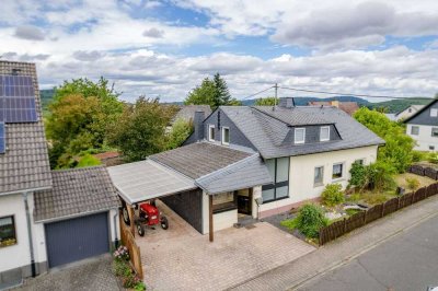 Ein- bis Zweifamilienhaus auf schönem Eckgrundstück