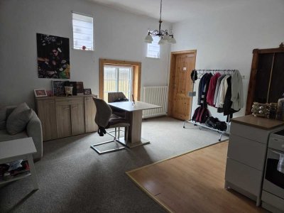 Charmante Single Wohnung auf dem Land - inklusive Pferdebox!