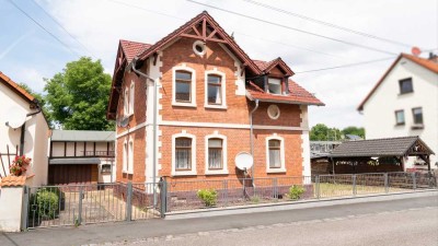 Charmantes Ein- oder Zweifamilienhaus in Klinkerbauweise in Saalfeld