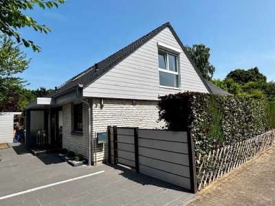 Freistehendes, modernes Ein-/ Zweifamilienhaus in ruhiger Toplage von Monheim. Erbbaurecht!