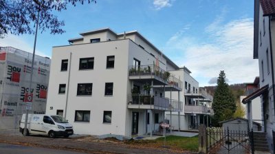 Sonnige 2-Raum-Penthouse-Wohnung mit gehobener Innenausstattung + EBK + Dachterrasse  in Blaubeuren