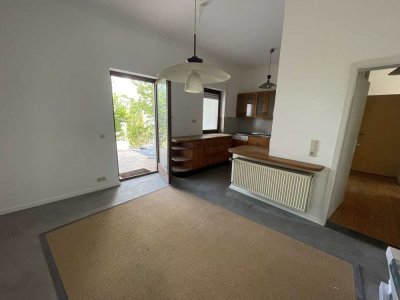 Renovierte und leerstehende 2,5 ZKB-Erdgeschosswohnung in LU-Mundenheim (3 Parteienhaus)!