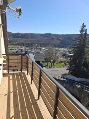 3 ZKBB-Dachgeschoss-Wohnung mit Einbauküche in Hochstetten-Dhaun