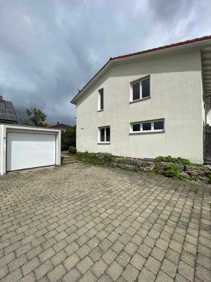 Ihr eigenes Häuschen: renoviertes Reihenendhaus in ruhiger, zentralerLage von Zimmern o.R.
