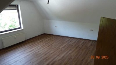 Helle 4-Zimmer Dachgeschosswohnung in Osann-Monzel