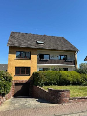 Sanierte 3-Zimmer im EG in zentraler Lage mit Terrasse und Garage