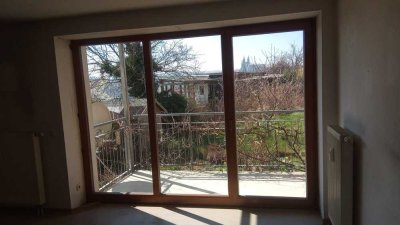Ansprechende 2-Zimmer-EG-Wohnung mit Balkon und Burgblick in Meißen Zscheila