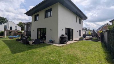 Neuwertig! Geräumiges Wohnen über zwei Ebenen in ruhiger Lage!
