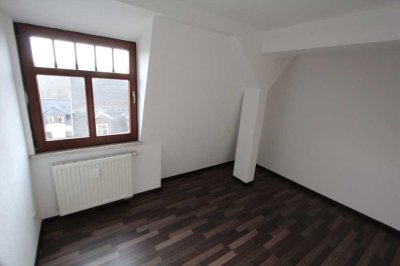 ***Große und außergewöhnliche Wohnung im DG mit Aufzug***