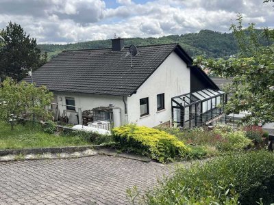 Top-Gelegenheit! Einfamilienhaus mit Einliegerwohnung in Hochstetten-Dhaun zu verkaufen.