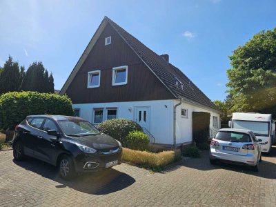 „Großzügiges Ein- bzw. Zweifamilienhaus in guter Lage von Schortens – Für Familie, Beruf & mehr“