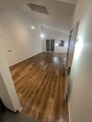 Wohnung mit Terrasse und ca 200qm Garten