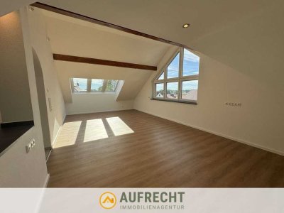 AUFRECHT *TOP RENOVIERT* - 3,5-Zimmer-Dachgeschosswohnung mit Panoramablick