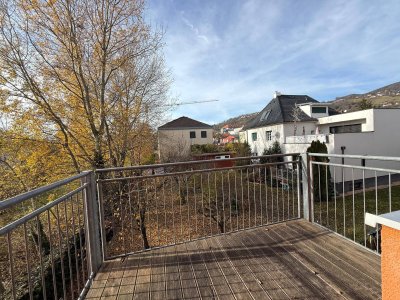 Helle 2-Zimmer-Wohnung mit Balkon in entspannter Zentrumslage!