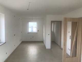 Gepflegte Doppelhaushälfte mit 5 Zimmern in Obergriesbach