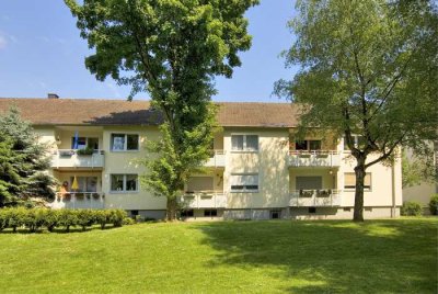 Schön geschnittene 3,5 Zimmer Wohnung mit Tageslicht Wannenbad und Balkon