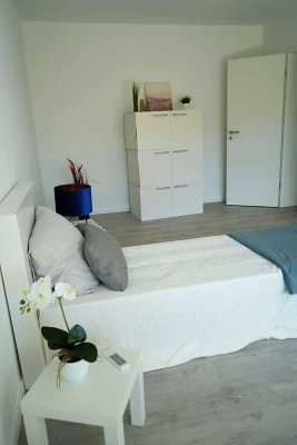 Lichtdurchflutete Wohnung Erstbezug nach Sanierung mit 2 Balkonen