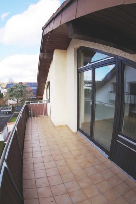 Schöne Dachgeschosswohnung mit großem Westbalkon in Untergruppenbach-Donnbronn