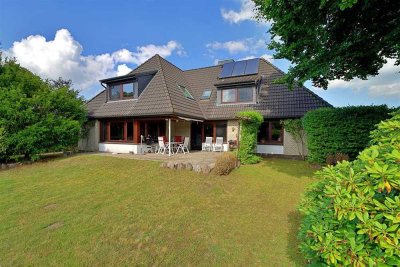 Großzügiges, modernisiertes Zweifamilienhaus mit vielfältigen Nutzungsmöglichkeiten