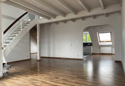 Exklusive, gepflegte 4,5-Zimmer-Maisonette-Wohnung mit Balkon und EBK in Wernau