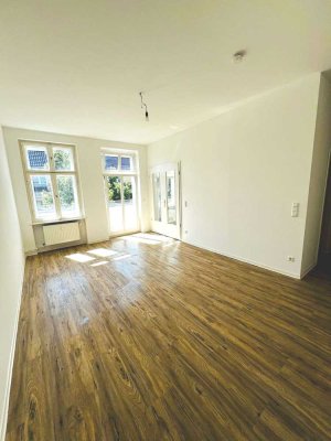 Erstbezug nach Vollsanierung - helle 2 Zimmer Wohnung und Balkon