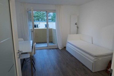 Exklusive  1-Zimmer-Wohnung mit geh. Innenausstattung mit EBK in München Schwabing-West