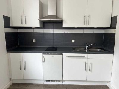 2 Zimmer, Küche, Bad