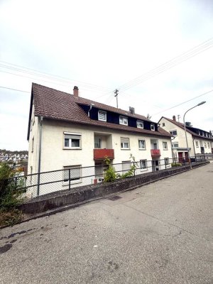 *** Gepflegte 4-Zimmer-Wohnung mit zwei Balkonen, EBK und Garage in Blaustein - Klingenstein ***