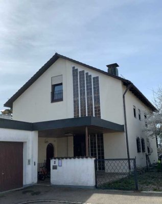 Freistehendes Einfamilienhaus mit großem Garten zu vermieten