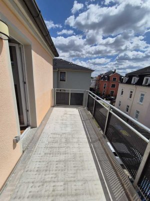 TIP TOP WOHNUNG MIT FLAIR, 2-3 ZIMMMER, GR. BALKON, 2.OG, WOHNKKÜCHE & BAD FENSTER, PKW SP!