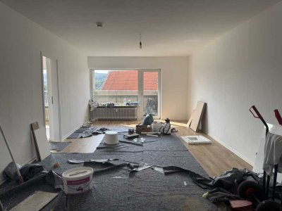 *Erstbezug nach Teilsanierung* Lichtdurchflutete 3-Zimmerwohnung mit EBK und Balkon