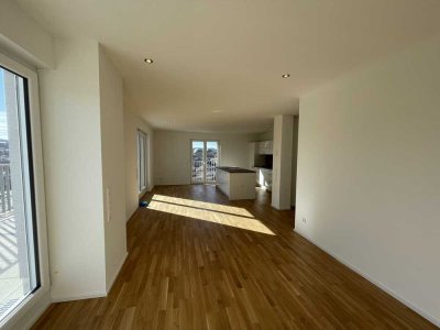 Neuwertige Penthouse-Wohnung mit Einbauküche, Balkon und Terrasse : 3 Zimmer in Kaiserslautern